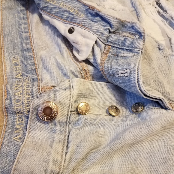 Junior's American Eagle Button Fly Shorts - Picture 6 of 7